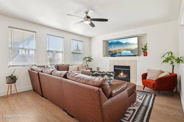 5900 Mclean Dr, Elk Grove, CA 95757