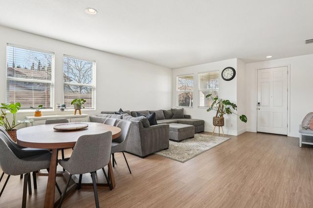 5900 Mclean Dr, Elk Grove, CA 95757