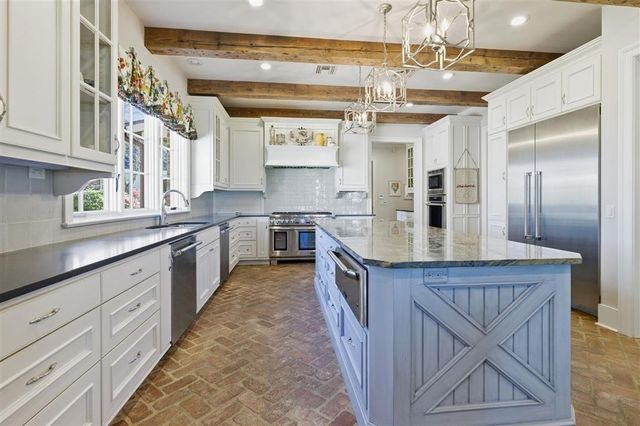 4806 Portrush Drive, Lake Charles, LA 70605