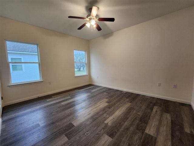 6202 White Oak Drive, Hitchcock, TX 77563