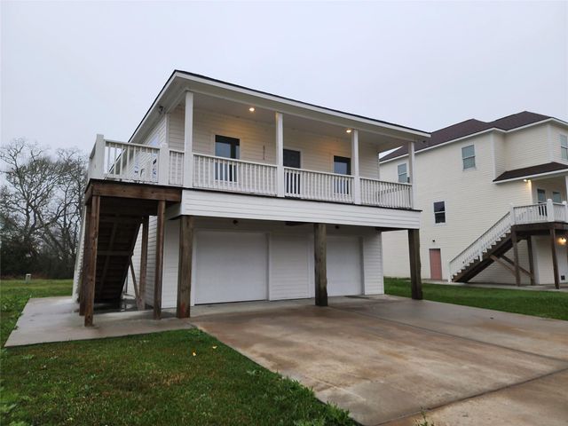 6202 White Oak Drive, Hitchcock, TX 77563