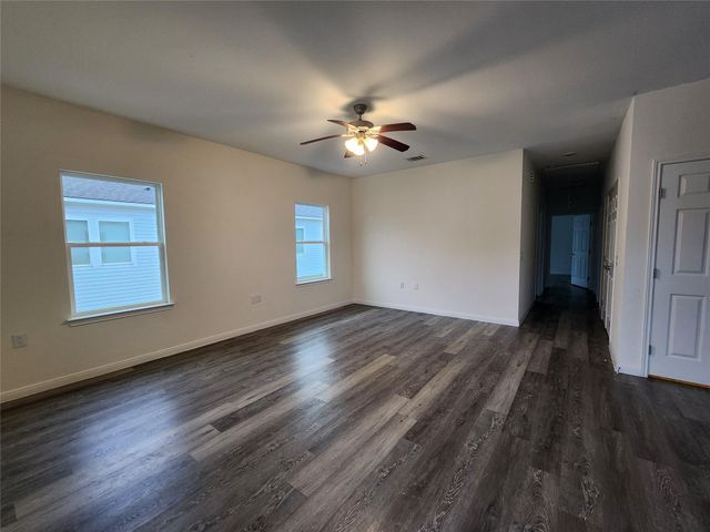 6202 White Oak Drive, Hitchcock, TX 77563