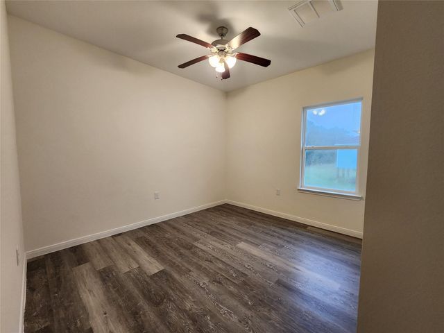 6202 White Oak Drive, Hitchcock, TX 77563