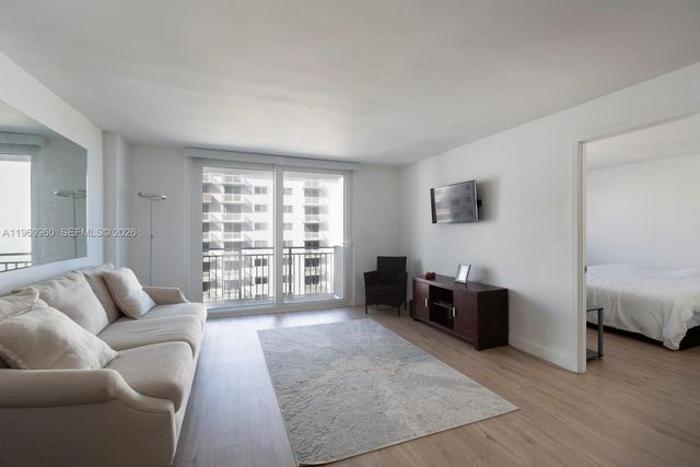 345 Ocean Dr 819, Miami Beach, FL 33139