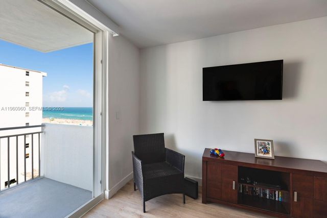 345 Ocean Dr 819, Miami Beach, FL 33139