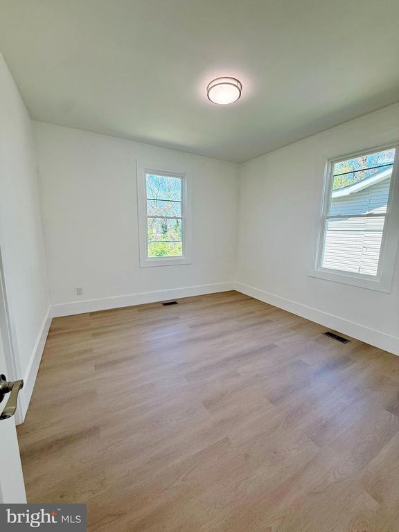 Image 10 of property listing at 4202 EDMONSTON RD, Bladensburg, MD 20710