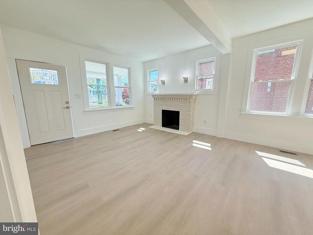 Image 13 of property listing at 4202 EDMONSTON RD, Bladensburg, MD 20710