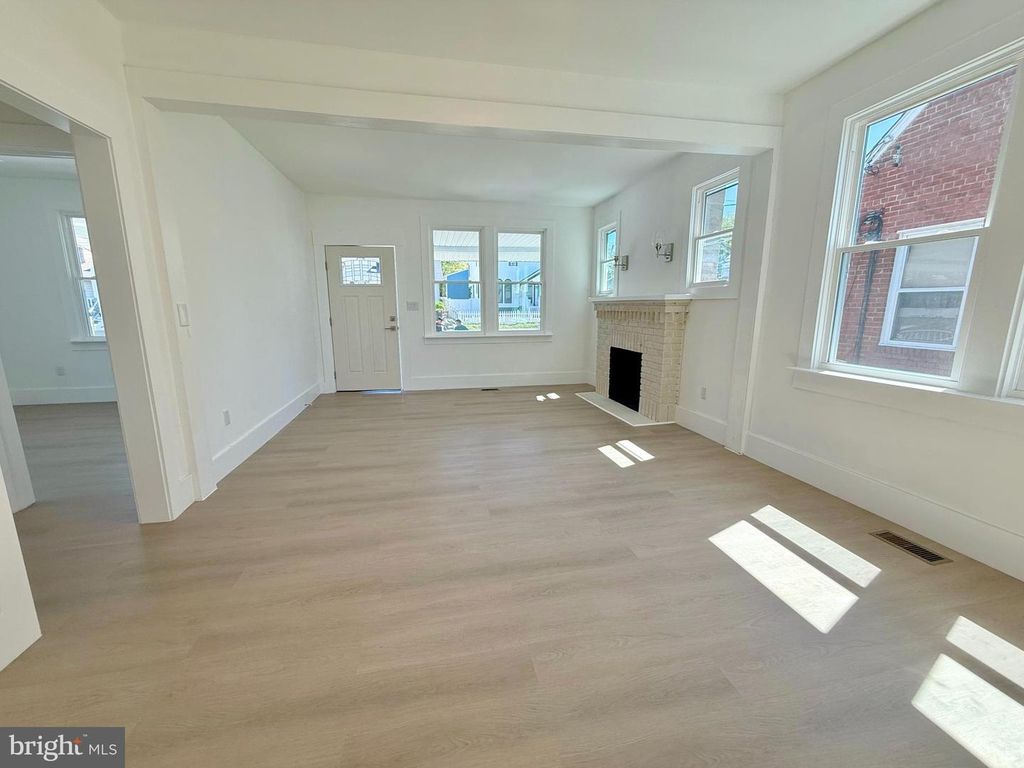 Image 4 of property listing at 4202 EDMONSTON RD, Bladensburg, MD 20710