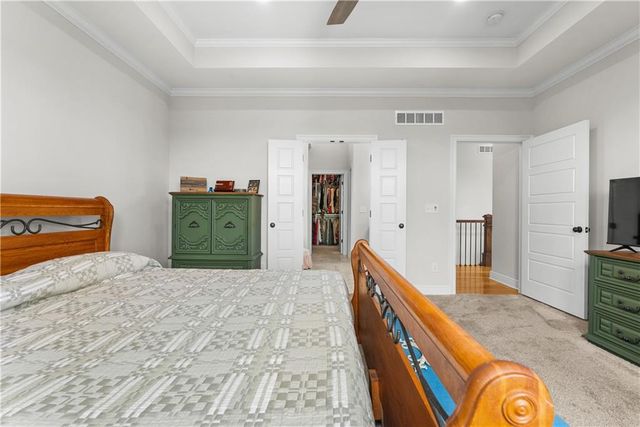1109 SW Brookside Court, Lee's Summit, MO 64064