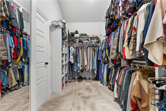 1109 SW Brookside Court, Lee's Summit, MO 64064
