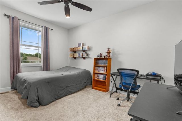 1109 SW Brookside Court, Lee's Summit, MO 64064