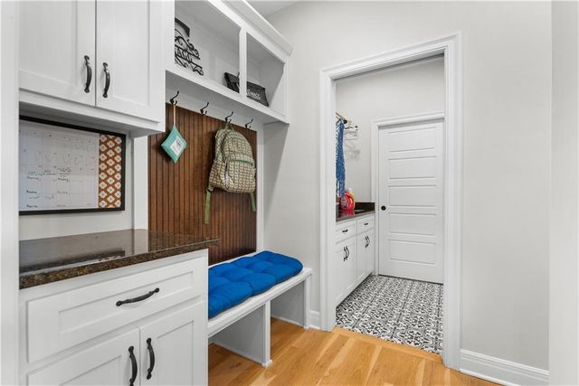 1109 SW Brookside Court, Lee's Summit, MO 64064