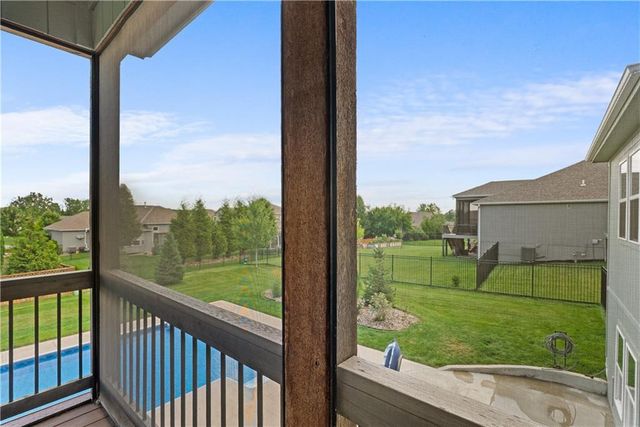 1109 SW Brookside Court, Lee's Summit, MO 64064