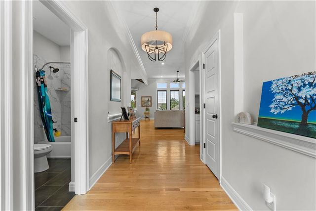 1109 SW Brookside Court, Lee's Summit, MO 64064