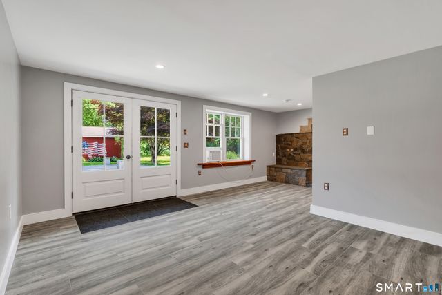 148 Mungertown Road, Madison, CT 06443