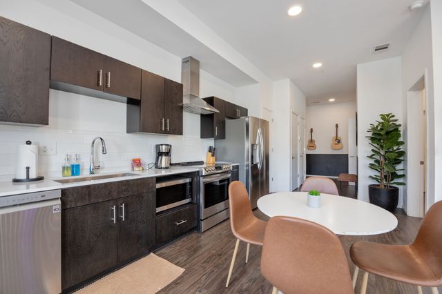 920 South St Apt 402, Nashville, TN 37203