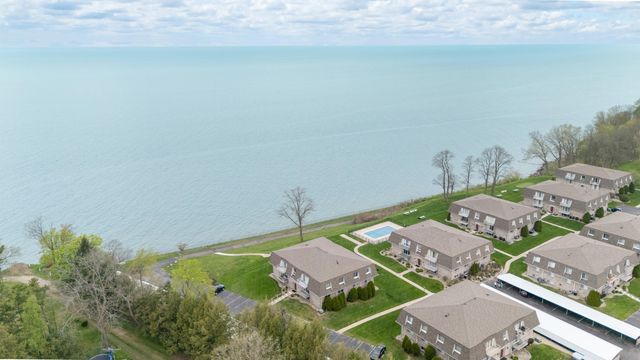 3622 Lake Shore Drive G12, St. Joseph City, MI 49085