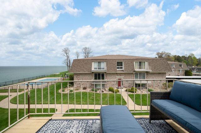 3622 Lake Shore Drive G12, St. Joseph City, MI 49085