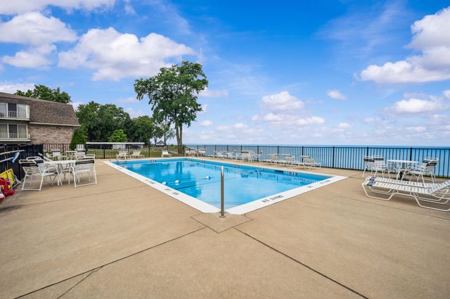 3622 Lake Shore Drive G12, St. Joseph City, MI 49085