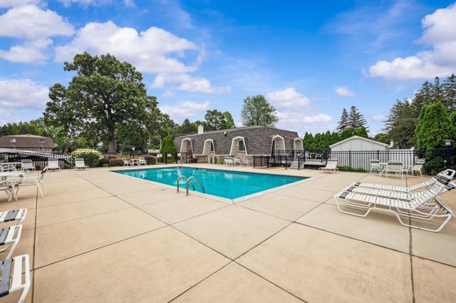 3622 Lake Shore Drive G12, St. Joseph City, MI 49085