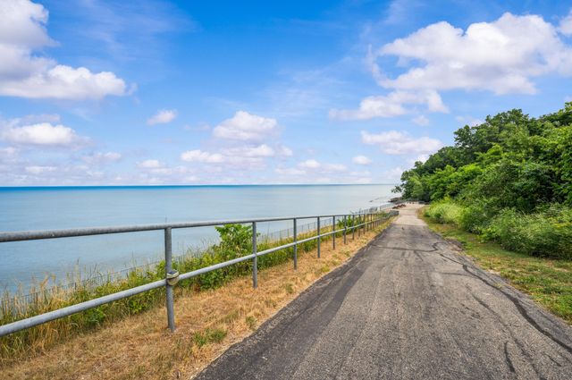 3622 Lake Shore Drive G12, St. Joseph City, MI 49085