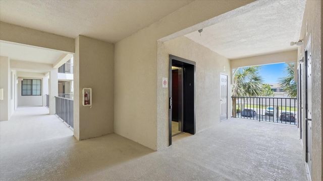 17810 GAWTHROP DRIVE 203, Lakewood Ranch, FL 34211