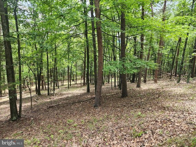 1152 MARYVALE LN, Petersburg, WV 26847