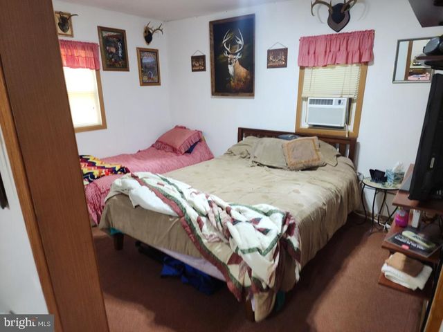 1152 MARYVALE LN, Petersburg, WV 26847