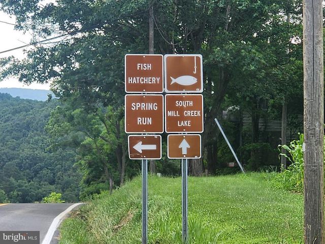 1152 MARYVALE LN, Petersburg, WV 26847