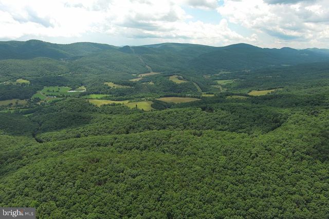 1152 MARYVALE LN, Petersburg, WV 26847