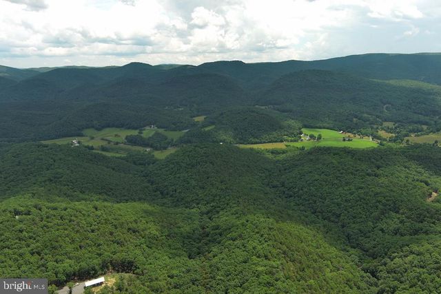 1152 MARYVALE LN, Petersburg, WV 26847