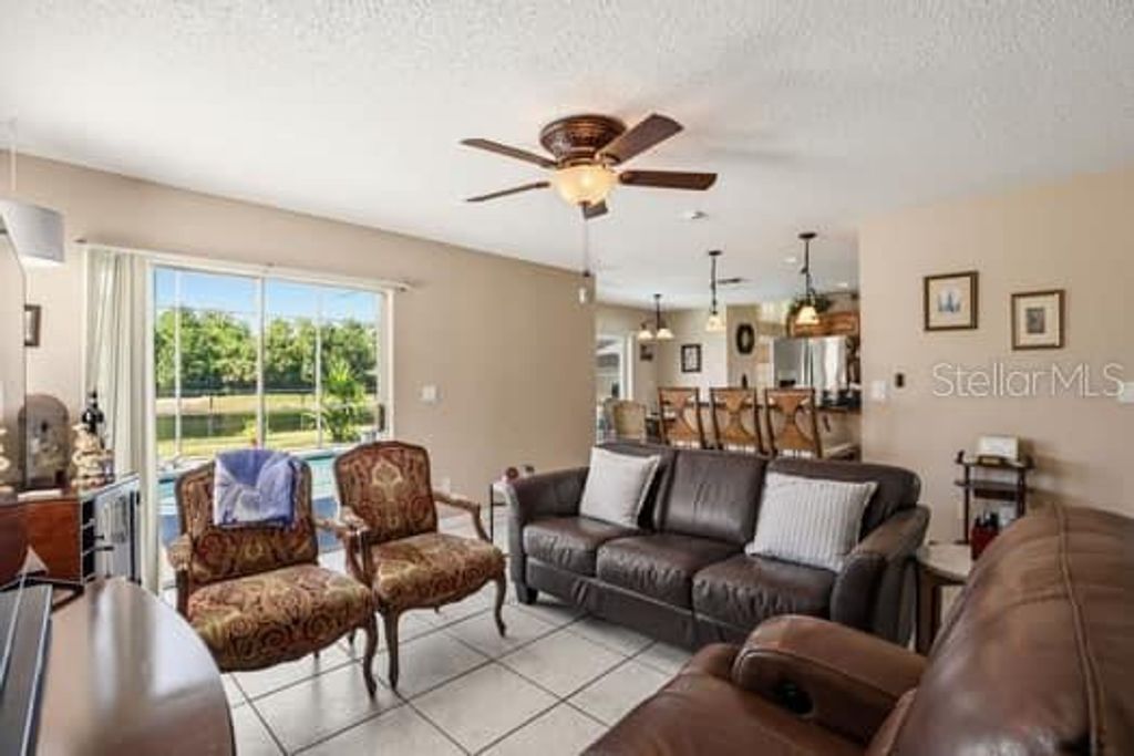 Image 10 of property listing at 1617 MAPLESTEAD COURT, Orlando, FL 32824