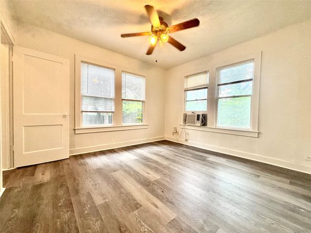 1203 Leona ST, Austin, TX 78702