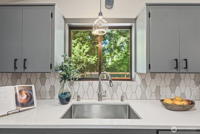 3544 NE 113th Street, Seattle, WA 98125
