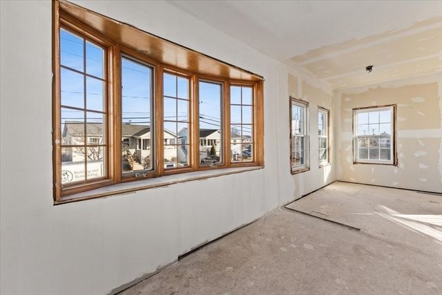 189 Kingsley Rd, Hull, MA 02045