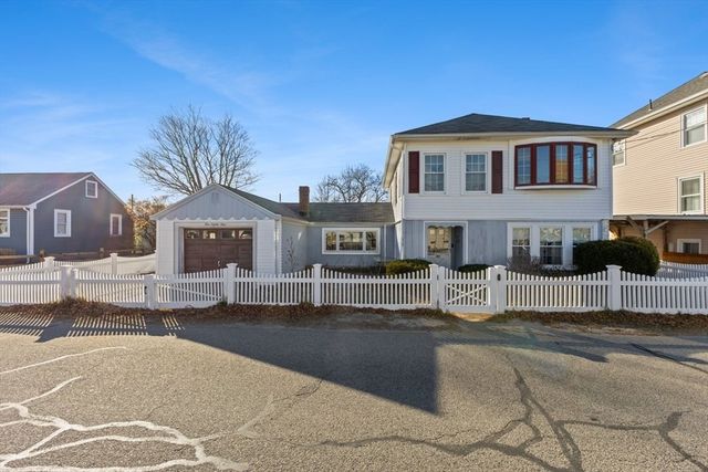 189 Kingsley Rd, Hull, MA 02045