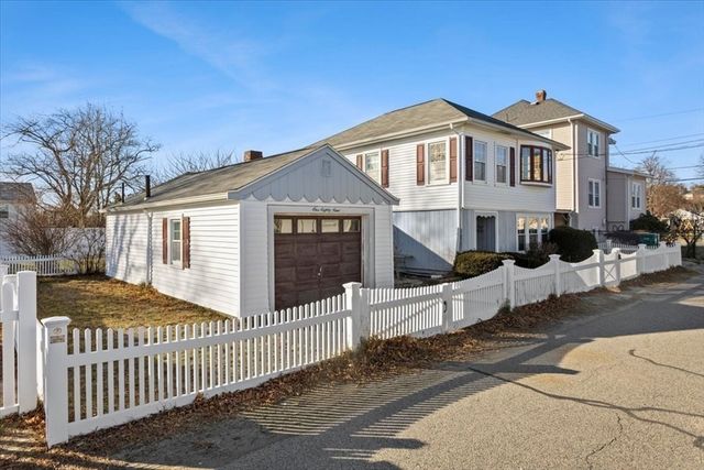 189 Kingsley Rd, Hull, MA 02045