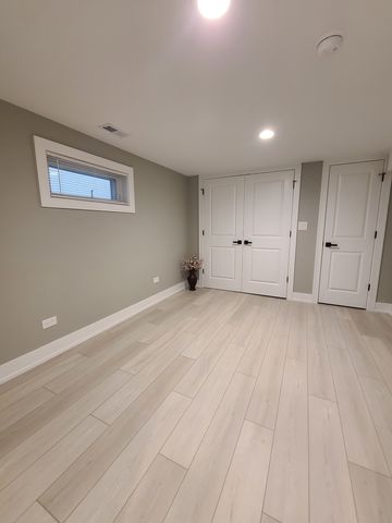 6129 S Parkside Avenue, Chicago, IL 60638