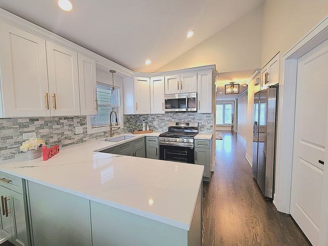 6129 S Parkside Avenue, Chicago, IL 60638