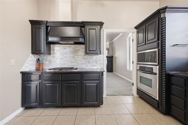 912 Preston Park Drive, Yukon, OK 73099