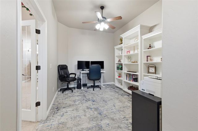 912 Preston Park Drive, Yukon, OK 73099