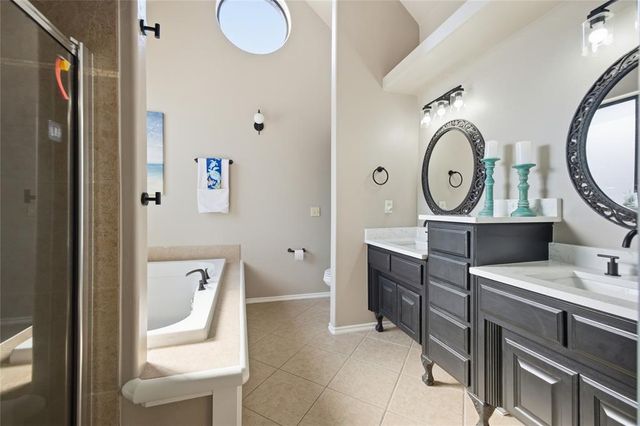 912 Preston Park Drive, Yukon, OK 73099