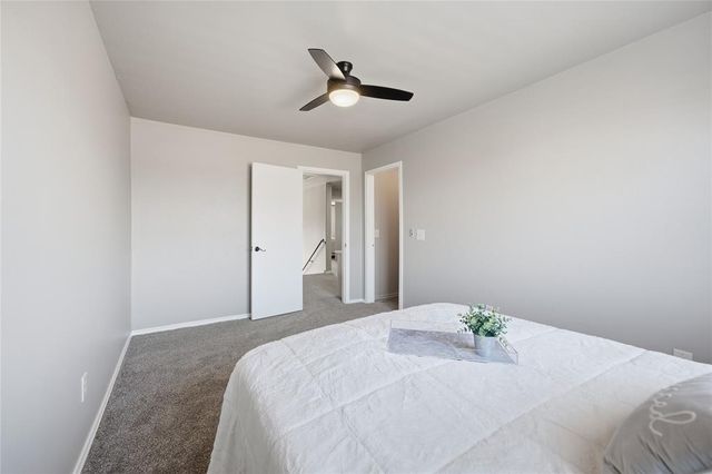 912 Preston Park Drive, Yukon, OK 73099