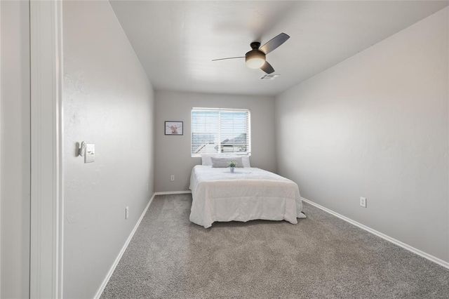 912 Preston Park Drive, Yukon, OK 73099