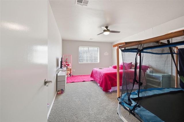912 Preston Park Drive, Yukon, OK 73099