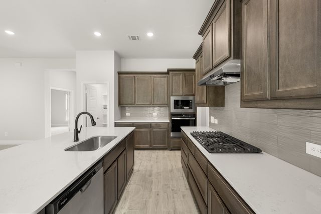 1076 Foxtail Drive, Justin, TX 76247