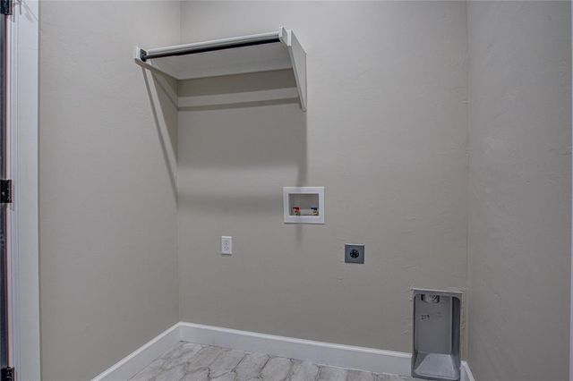 1050 Colonial Avenue, Tuttle, OK 73089