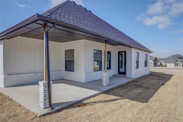 1050 Colonial Avenue, Tuttle, OK 73089