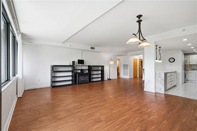 750 Washington Rd 109, Mt Lebanon, PA 15228