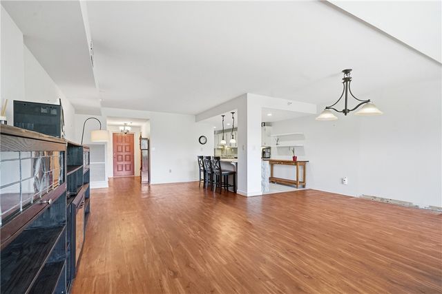750 Washington Rd 109, Mt Lebanon, PA 15228